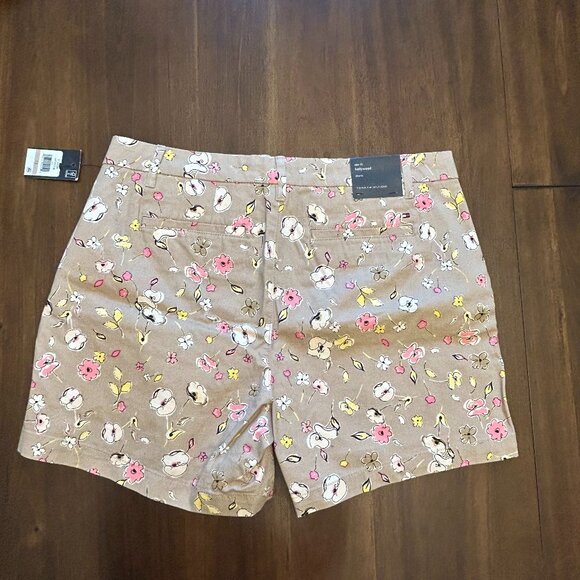 NWT Tommy Hillfiger Women's Hollywood Printed Mid-Rise Shorts Size 12 - Picture 2 of 15